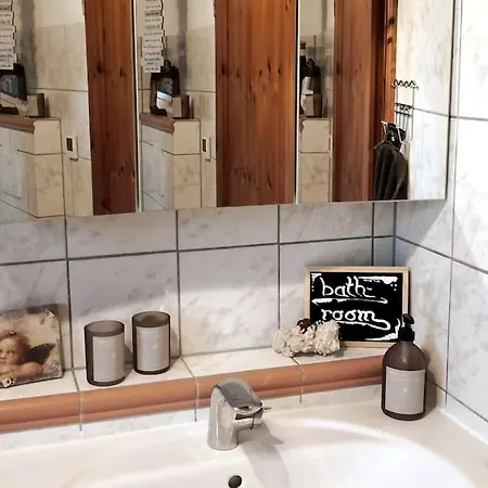 Kleine Einzigartige Auf Dem Bauernhof, Direkt In Der Mit Blick Auf Schloss * Braunfels