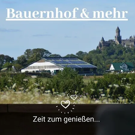 Kleine Einzigartige Auf Dem Bauernhof, Direkt In Der Mit Blick Auf Schloss *