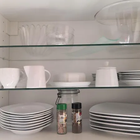 Kleine Einzigartige Auf Dem Bauernhof, Direkt In Der Mit Blick Auf Schloss