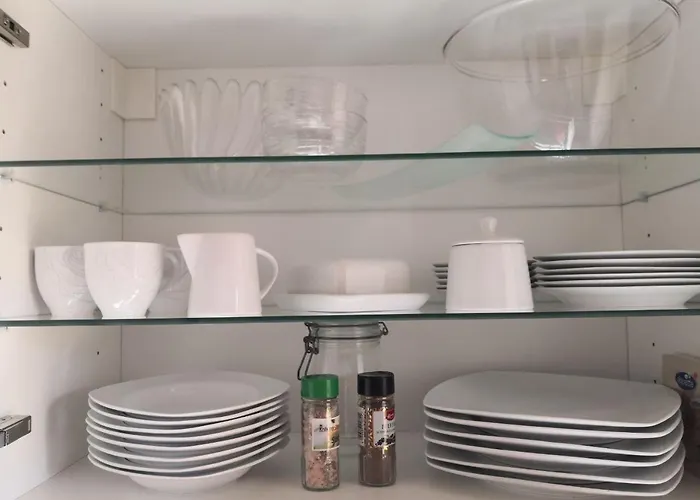 Kleine Einzigartige Auf Dem Bauernhof, Direkt In Der Mit Blick Auf Schloss