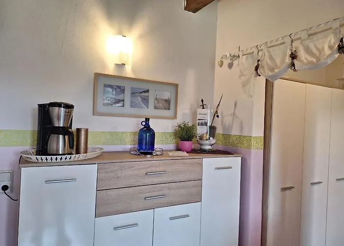 Kleine Einzigartige Auf Dem Bauernhof, Direkt In Der Mit Blick Auf Schloss Braunfels